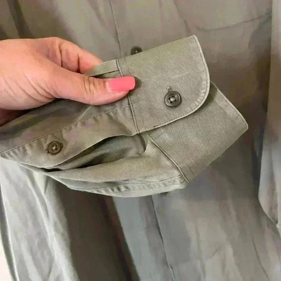 Dockers button down dress shirt, microfiber, polyester blend. Men’s XL Taupe - Picture 6 of 9